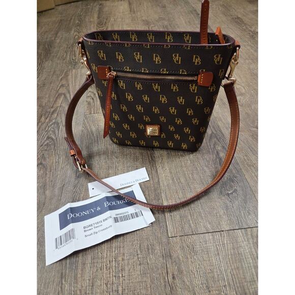Dooney & Bourke Gretta Small Zip Crossbody Shoulder Bag Brown Tmoro NEW Purse - Picture 1 of 6